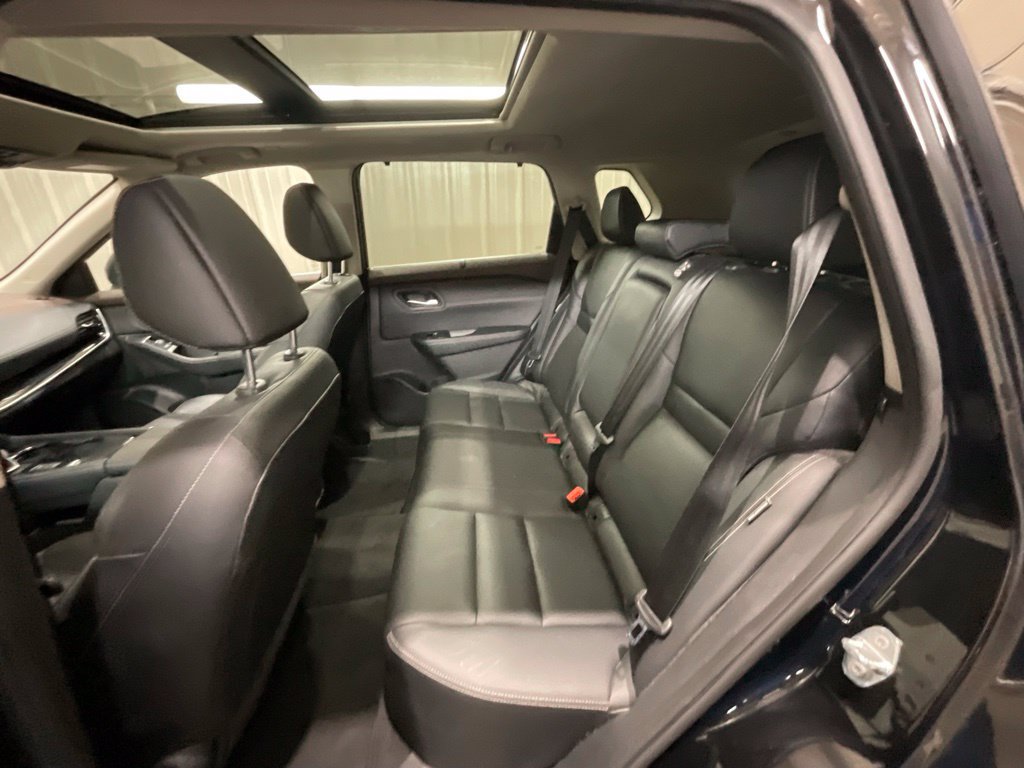 Used 2023 Nissan Rogue SL w/ SL Premium Package FWD image 11