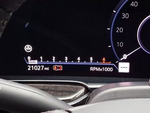 Used 2024 Cadillac Escalade Premium Luxury w/ Performance Package image 28