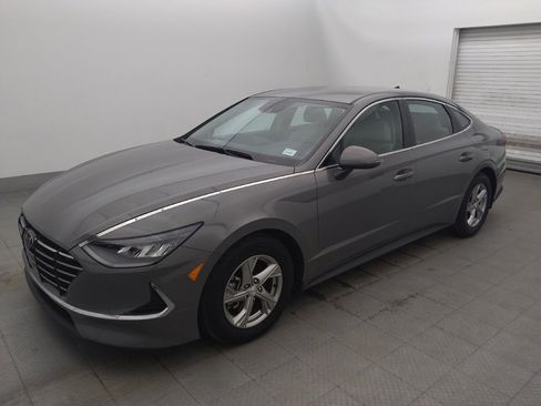 Used 2023 Hyundai Sonata SE FWD image 2