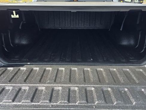 Used 2020 RAM 1500 Sport w/ Night Edition image 9