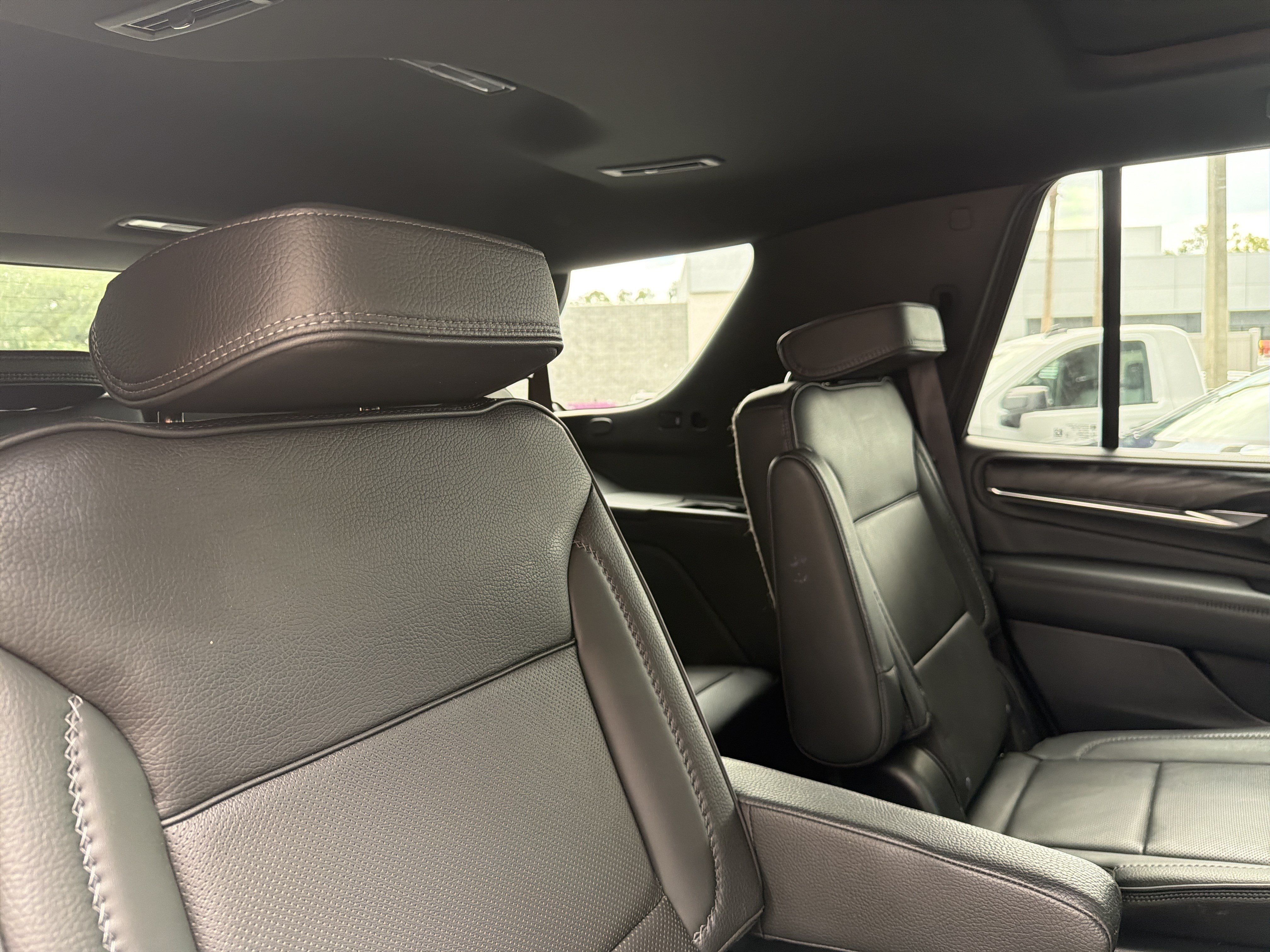 Used 2022 GMC Yukon Denali RWD image 42