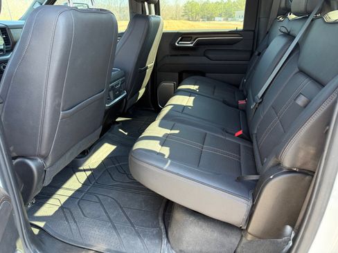 Used 2024 Chevrolet Silverado 3500 High Country w/ High Country Premium Package image 10