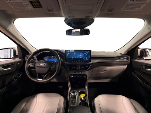 Used 2025 Ford Escape Platinum w/ Premium Technology Package AWD/4WD image 43