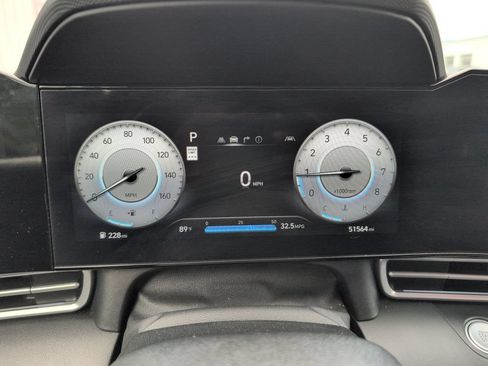 Used 2025 Hyundai Elantra SEL FWD image 13