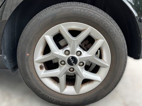 Used 2023 Kia Soul LX w/ LX Technology Package FWD image 6