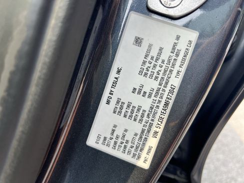 Used 2021 Tesla Model 3 Standard Range Plus RWD image 25