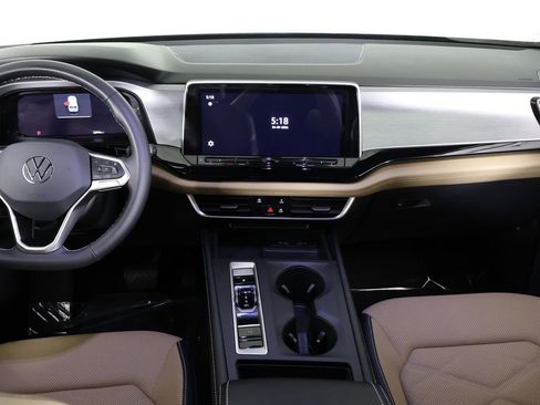 Used 2024 Volkswagen Atlas Cross Sport SE image 35