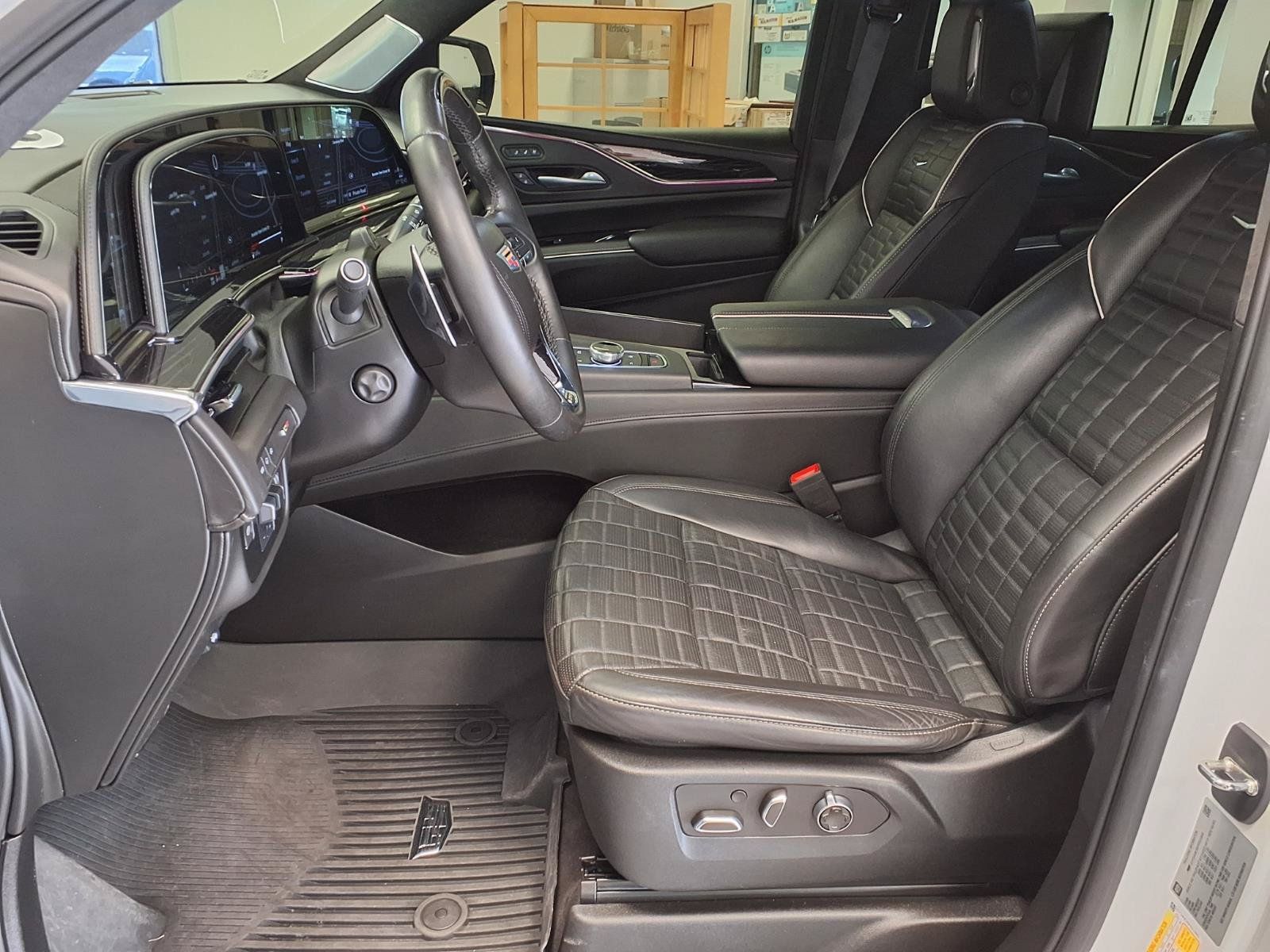Certified 2023 Cadillac Escalade V w/ LPO, ONYX Package AWD/4WD image 23