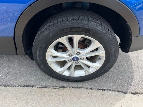 Used 2018 Ford Escape SEL w/ Ford Safe & Smart Package FWD image 11
