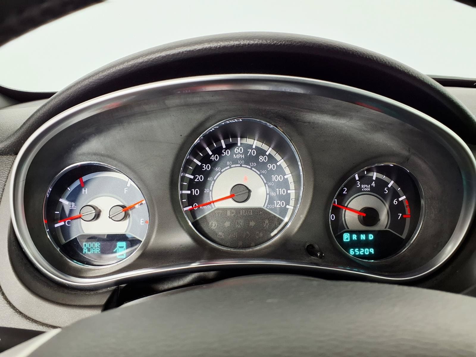 Used 2011 Chrysler 200 Limited FWD image 19