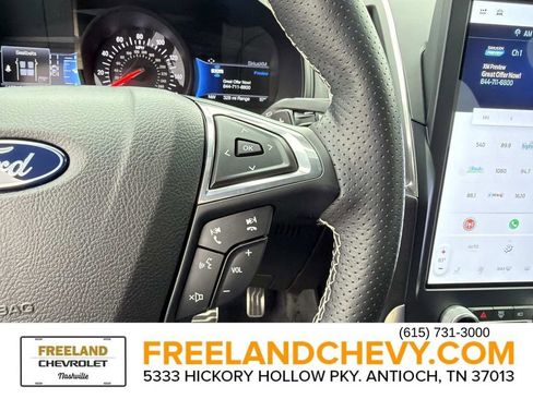 Used 2022 Ford Edge ST image 27