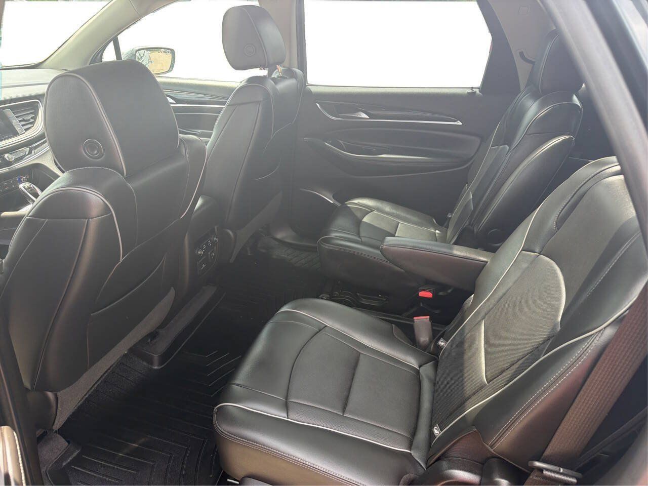 Used 2020 Buick Enclave Avenir w/ Avenir Technology Package AWD/4WD image 10