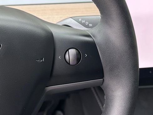 Used 2024 Tesla Model Y Long Range image 37