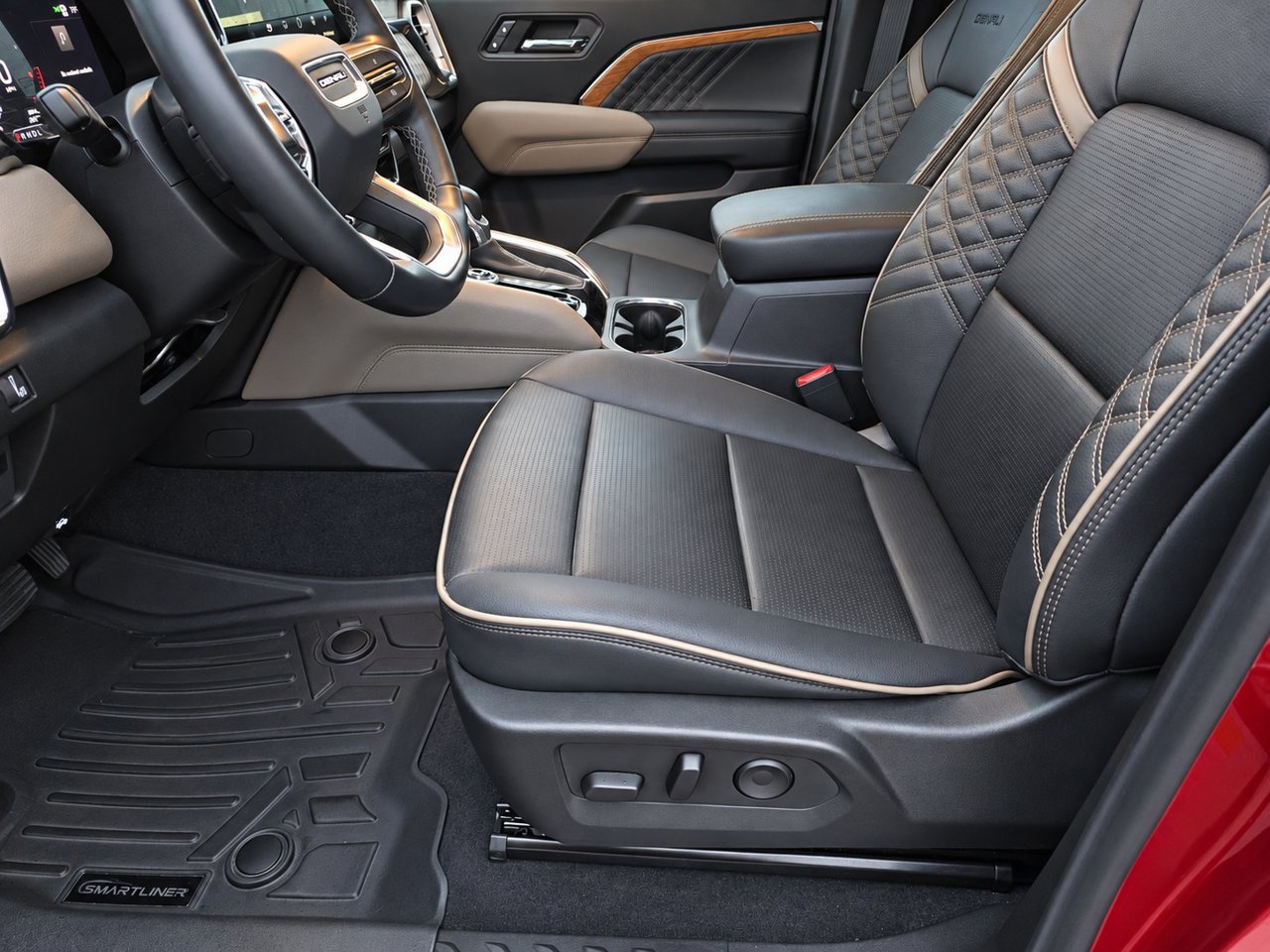 Used 2024 GMC Canyon Denali AWD/4WD image 18