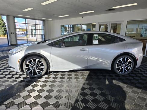 New 2026 Toyota Prius Plug-In Hybrid image 6