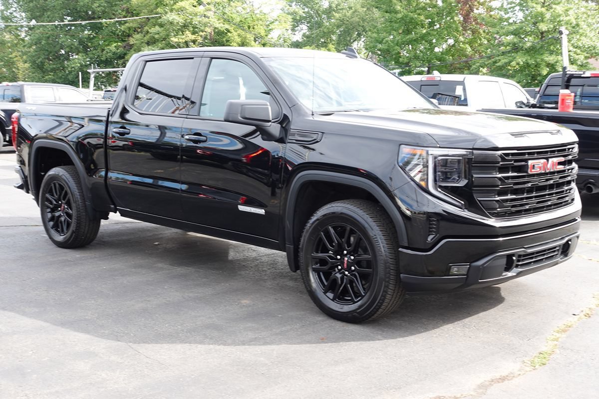 Used 2024 GMC Sierra 1500 Elevation AWD/4WD image 4