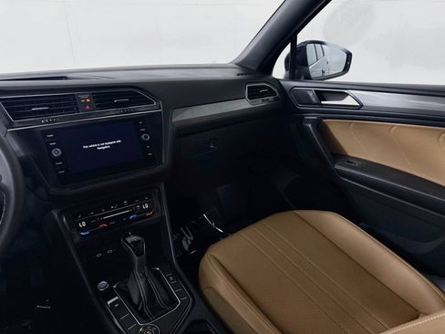 Certified 2022 Volkswagen Tiguan SE AWD/4WD image 22
