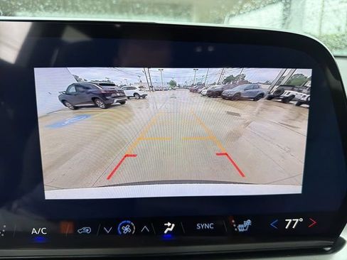 New 2026 Chevrolet Traverse LT w/ Sun and Wheel Package FWD image 18