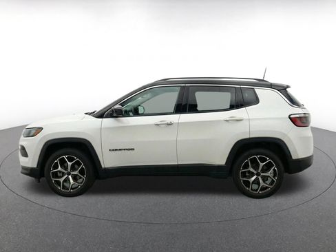 Used 2025 Jeep Compass Limited AWD/4WD image 4
