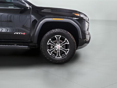 Used 2024 GMC Canyon AT4 w/ Technology Package AWD/4WD image 7