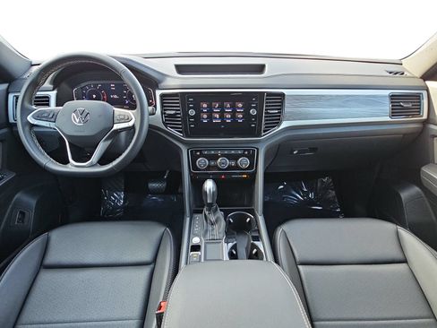 Used 2023 Volkswagen Atlas Cross Sport SE w/ Panoramic Sunroof Package FWD image 9