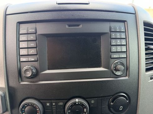 Used 2015 Mercedes-Benz Sprinter 2500 image 11