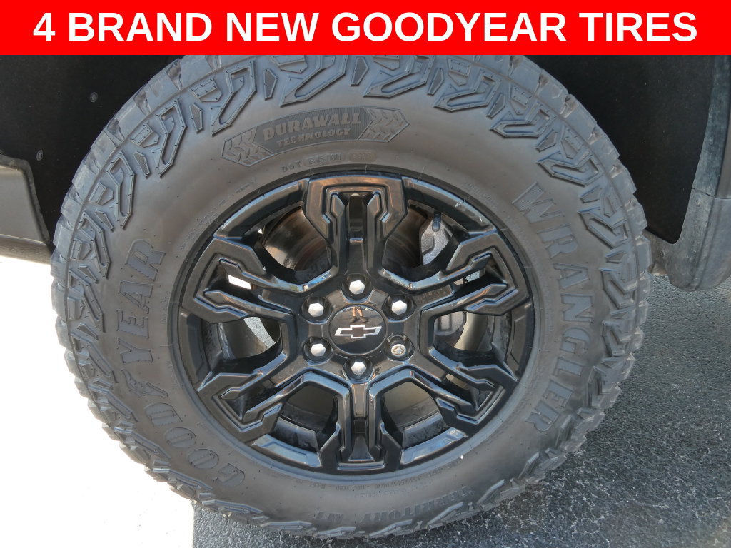 Used 2022 Chevrolet Silverado 1500 ZR2 w/ Technology Package AWD/4WD image 4