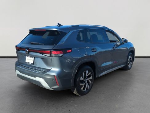 Used 2025 Volkswagen Tiguan S image 5