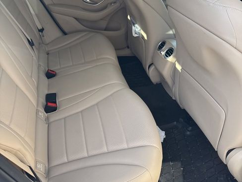 Used 2021 Mercedes-Benz GLC 300 4MATIC image 5