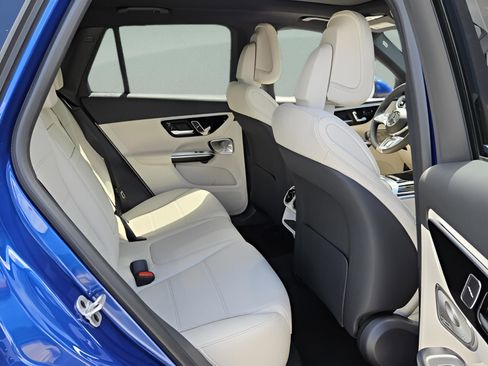 New 2025 Mercedes-Benz GLC 300 image 14