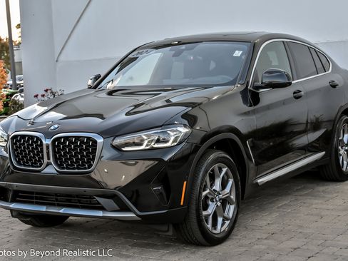 Used 2024 BMW X4 xDrive30i image 4