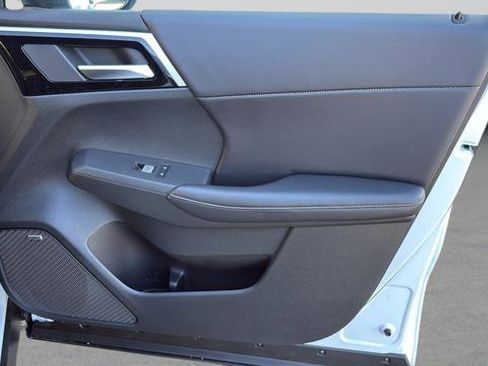 New 2026 Mitsubishi Outlander FWD image 23