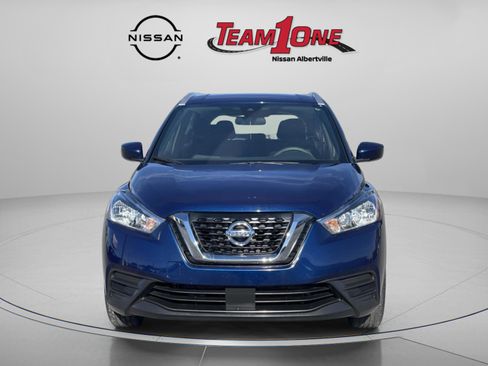 Used 2020 Nissan Kicks SV image 2