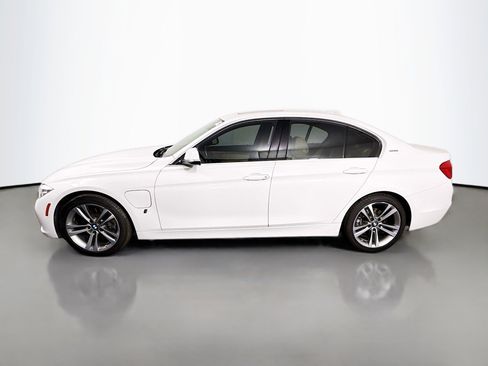 Used 2017 BMW 330e image 6