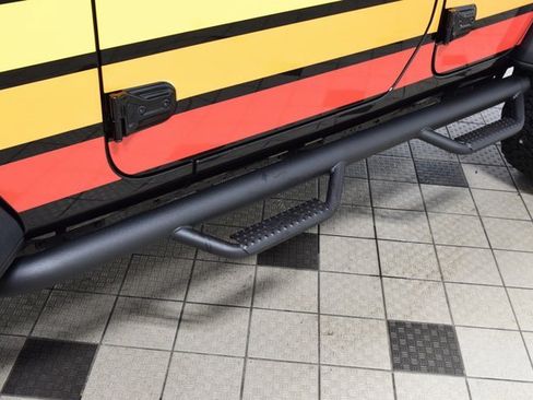 Used 2025 Jeep Wrangler Rubicon w/ Technology Group image 30