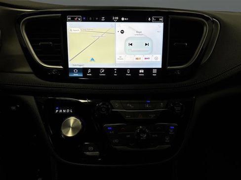 New 2026 Chrysler Pacifica Pinnacle w/ Trailer Tow Group image 9