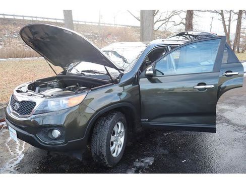Used 2012 Kia Sorento LX w/ V6 Convenience Pkg image 17