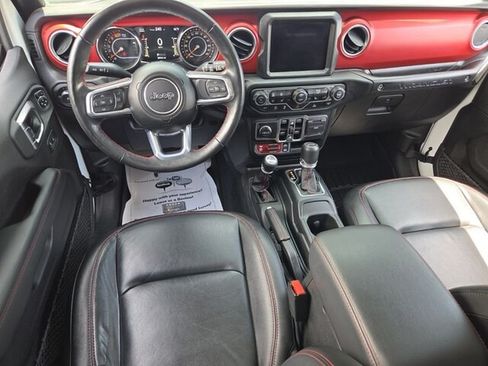 Used 2023 Jeep Wrangler Unlimited Rubicon w/ Cold Weather Group AWD/4WD image 10