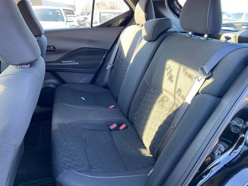 Used 2021 Nissan Kicks S image 19