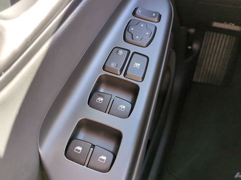 Certified 2022 Hyundai Kona Limited image 24