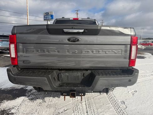Used 2022 Ford F250 Lariat w/ Black Appearance Package image 4
