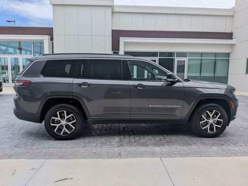 Used 2024 Jeep Grand Cherokee L Limited w/ Luxury Tech Group II AWD/4WD image 3