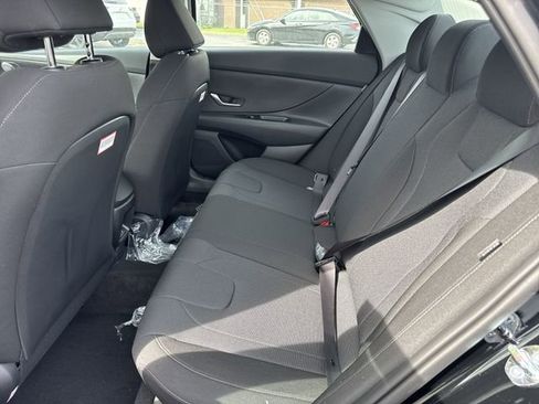 New 2026 Hyundai Elantra SE FWD image 21