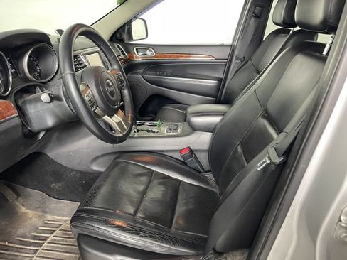 Used 2013 Jeep Grand Cherokee Limited w/ Advance Technology Group AWD/4WD image 2