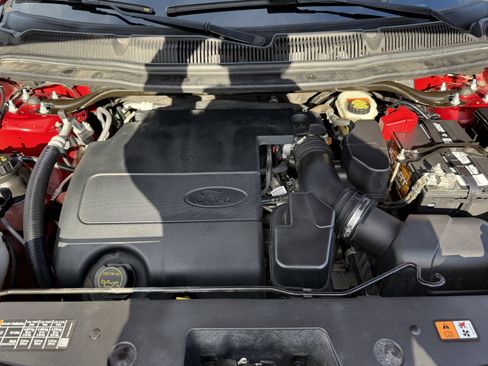 Used 2017 Ford Explorer XLT image 33