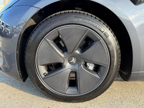 Used 2022 Tesla Model 3 Long Range AWD/4WD image 10