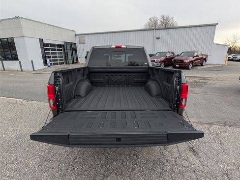 Used 2019 Ford F150 Lariat image 12