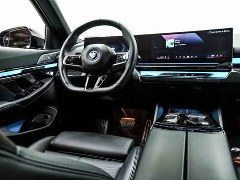 Used 2026 BMW 550e xDrive AWD/4WD image 24