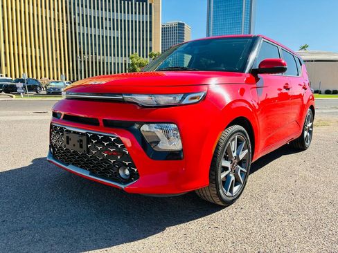 Used 2022 Kia Soul GT-Line FWD image 2