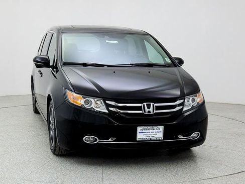 Used 2016 Honda Odyssey Touring image 2